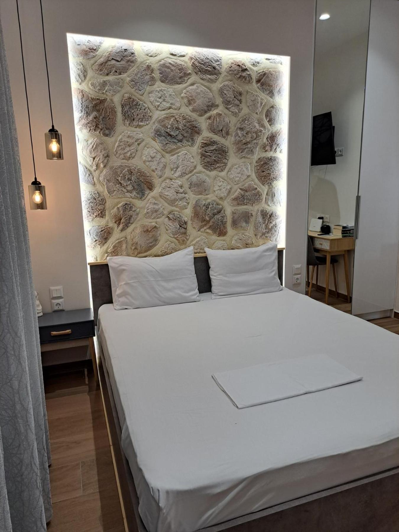 Eclectic Studio With Stone Volos Exterior photo